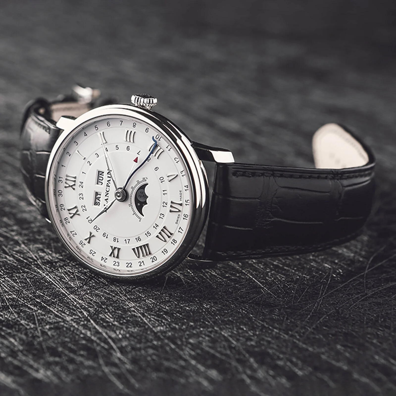 Villeret Quantième Complet | 40mm, Steel, Alligator Leather, White Dial - Image 3
