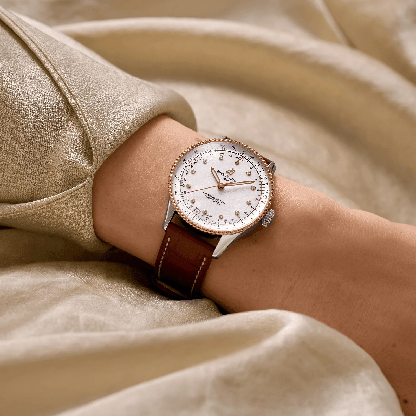 Navitimer Automatic 36 | 36mm, Two-Tone Steel & 18K Rose Gold, Alligator Leather, Diamond White Dial - Image 5