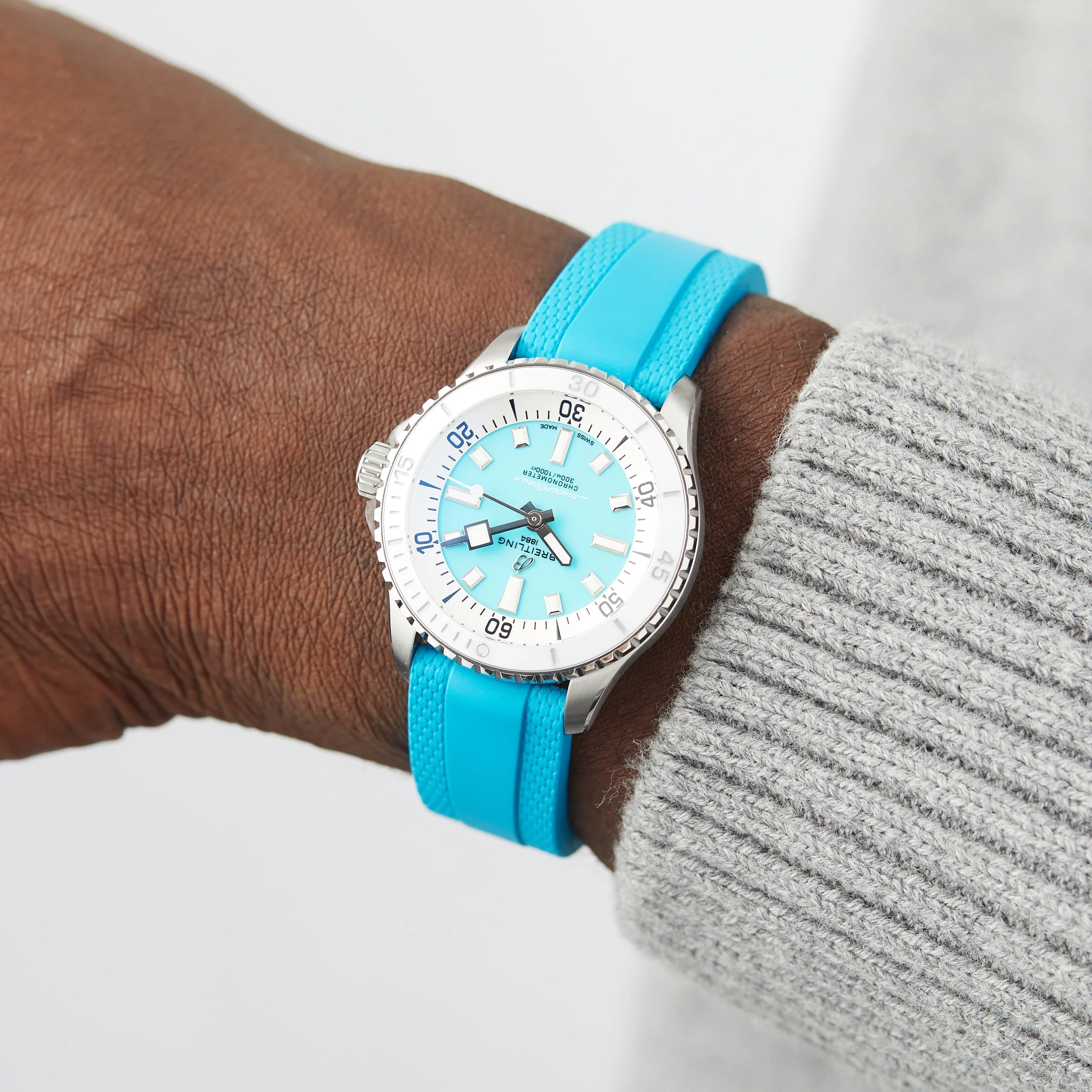 Superocean Automatic 36 | 36mm, Steel, Rubber, Turquoise Dial - Image 6