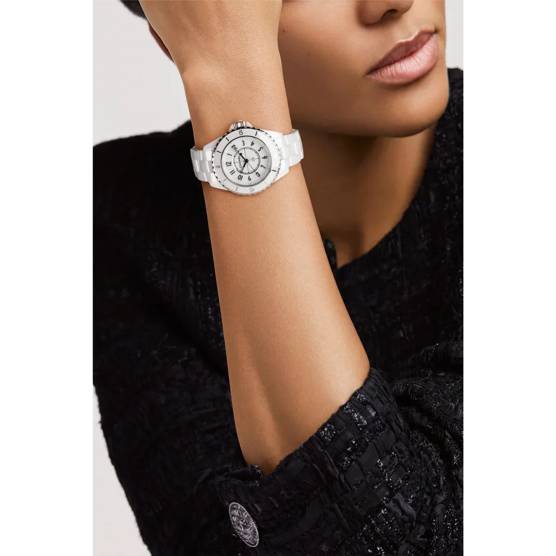 J12 | 33mm, Ceramic & Steel, Ceramic, White Dial - Image 3