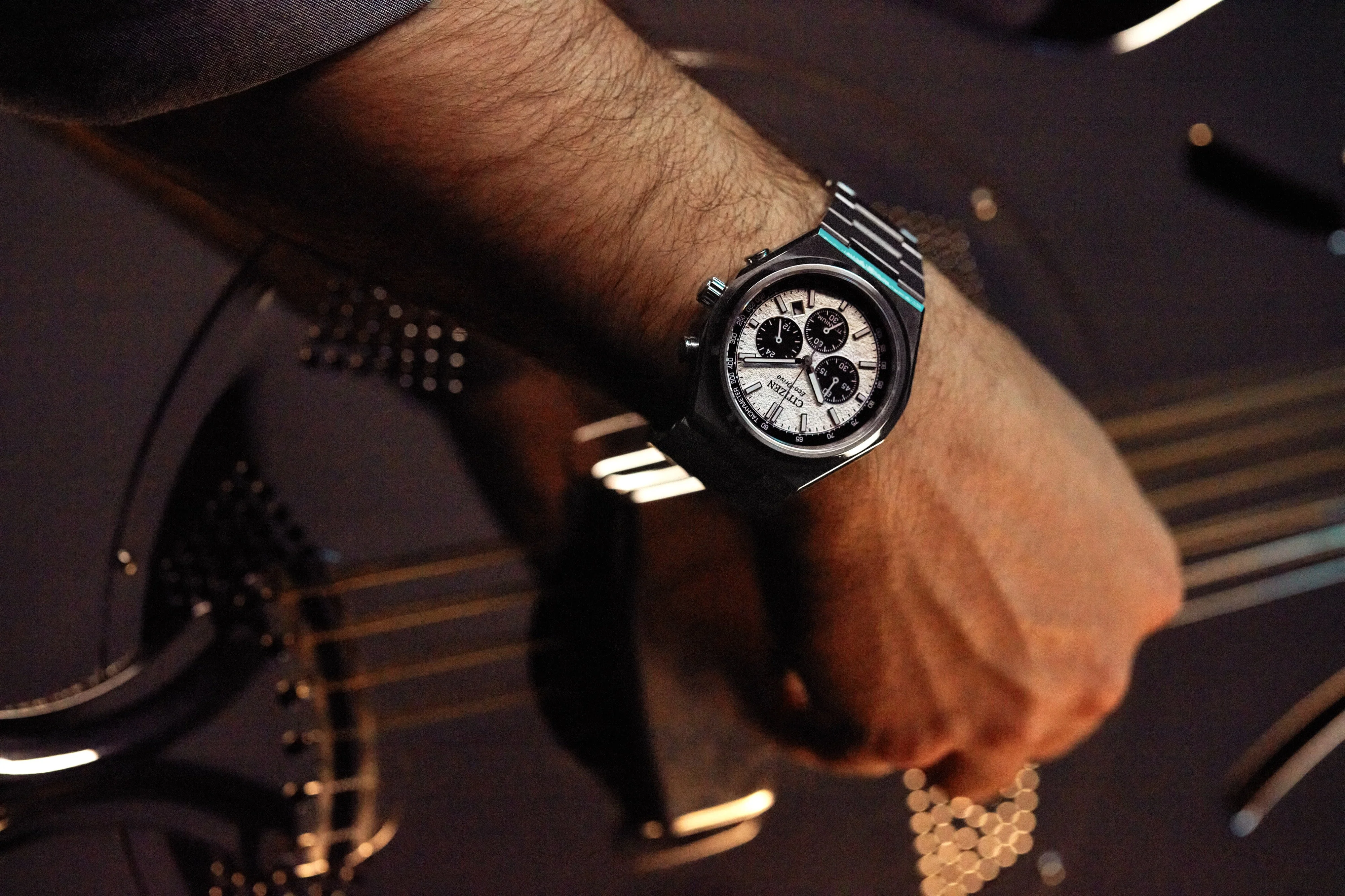 Zenshin | 42mm, Titanium, Silver Dial - Image 4