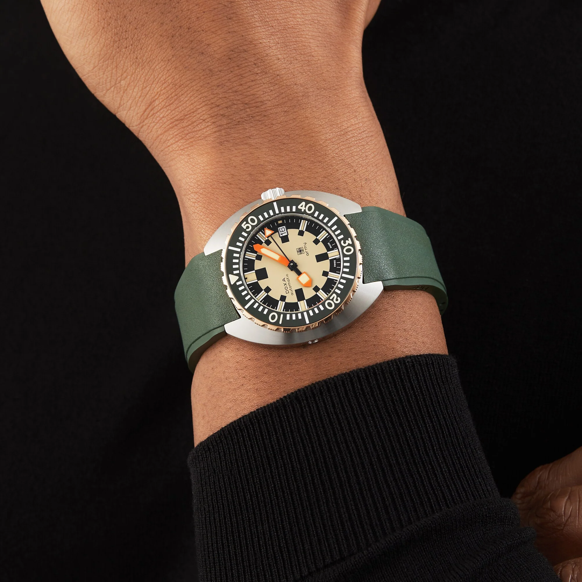 DOXA Army Bronze | 42.5mm, Steel, Rubber, Beige Dial, Ref. 785.60.031.26 - Image 5