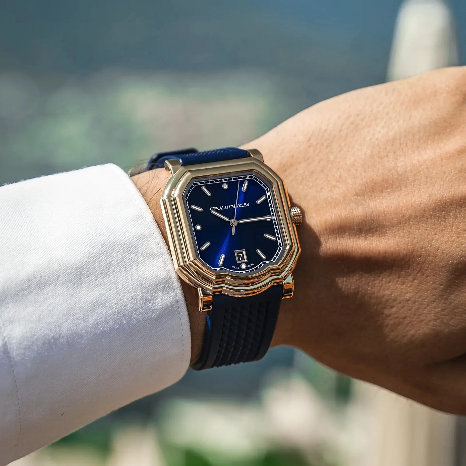Maestro 2.0 Ultra-Thin | 39mm, 18K Rose Gold, Rubber, Blue Dial - Image 4