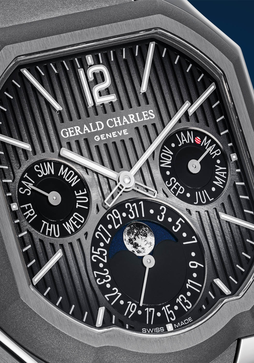 Masterlink Perpetual Calendar Flumé Dial | 42mm, Titanium DLC, Titanium, Grey Dial - Image 3