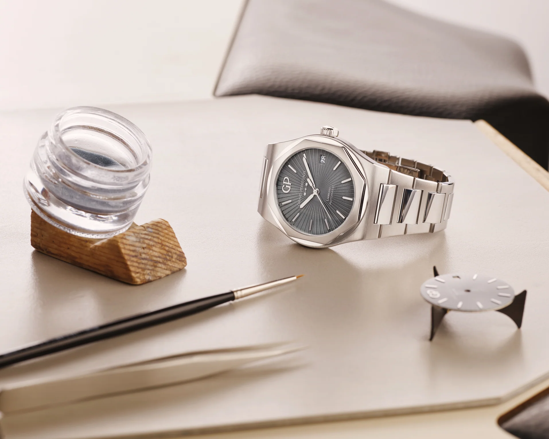 Laureato 42MM | 42mm, Steel, Grey Dial - Image 6
