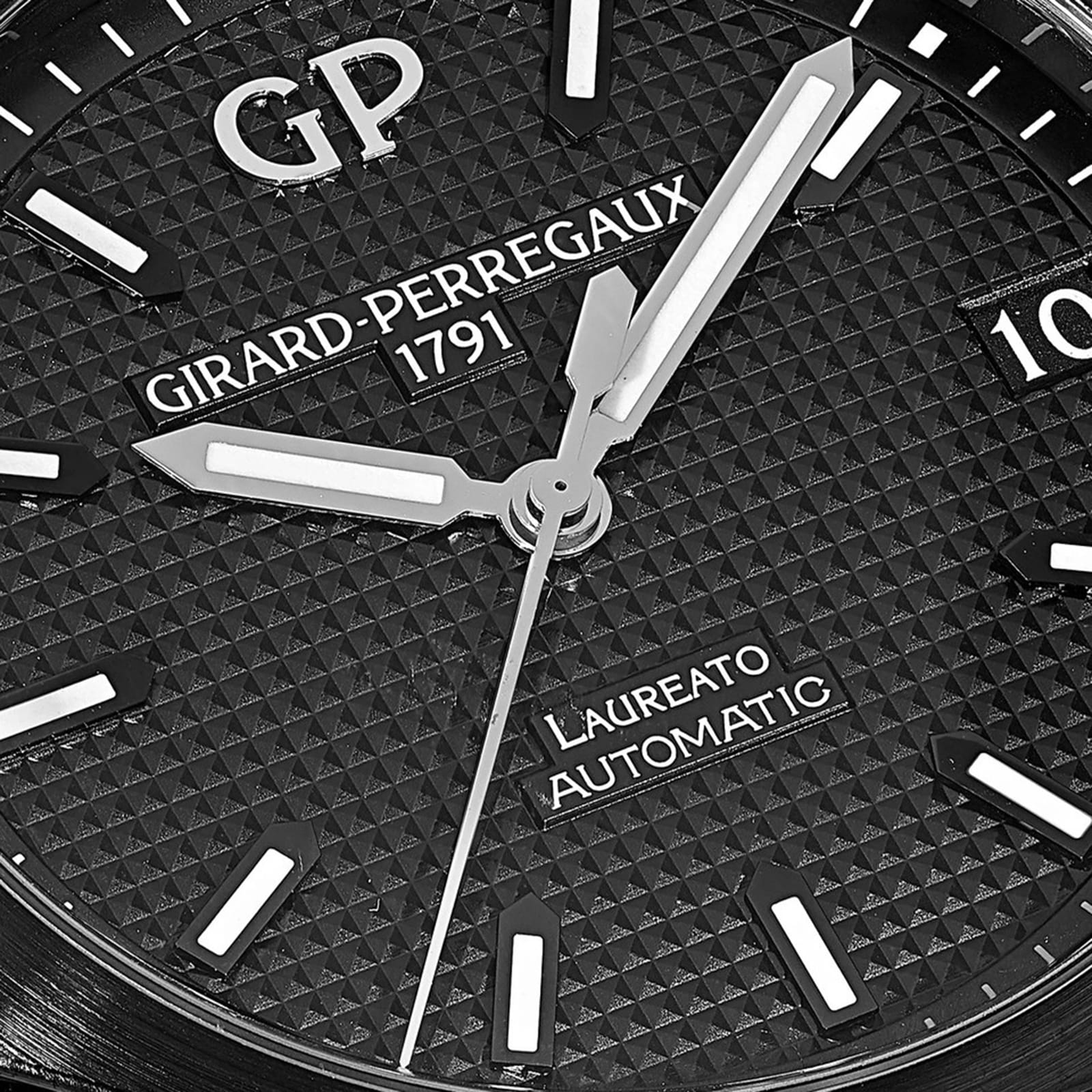 Laureato 42 | 42mm, Ceramic, Black Dial - Image 2