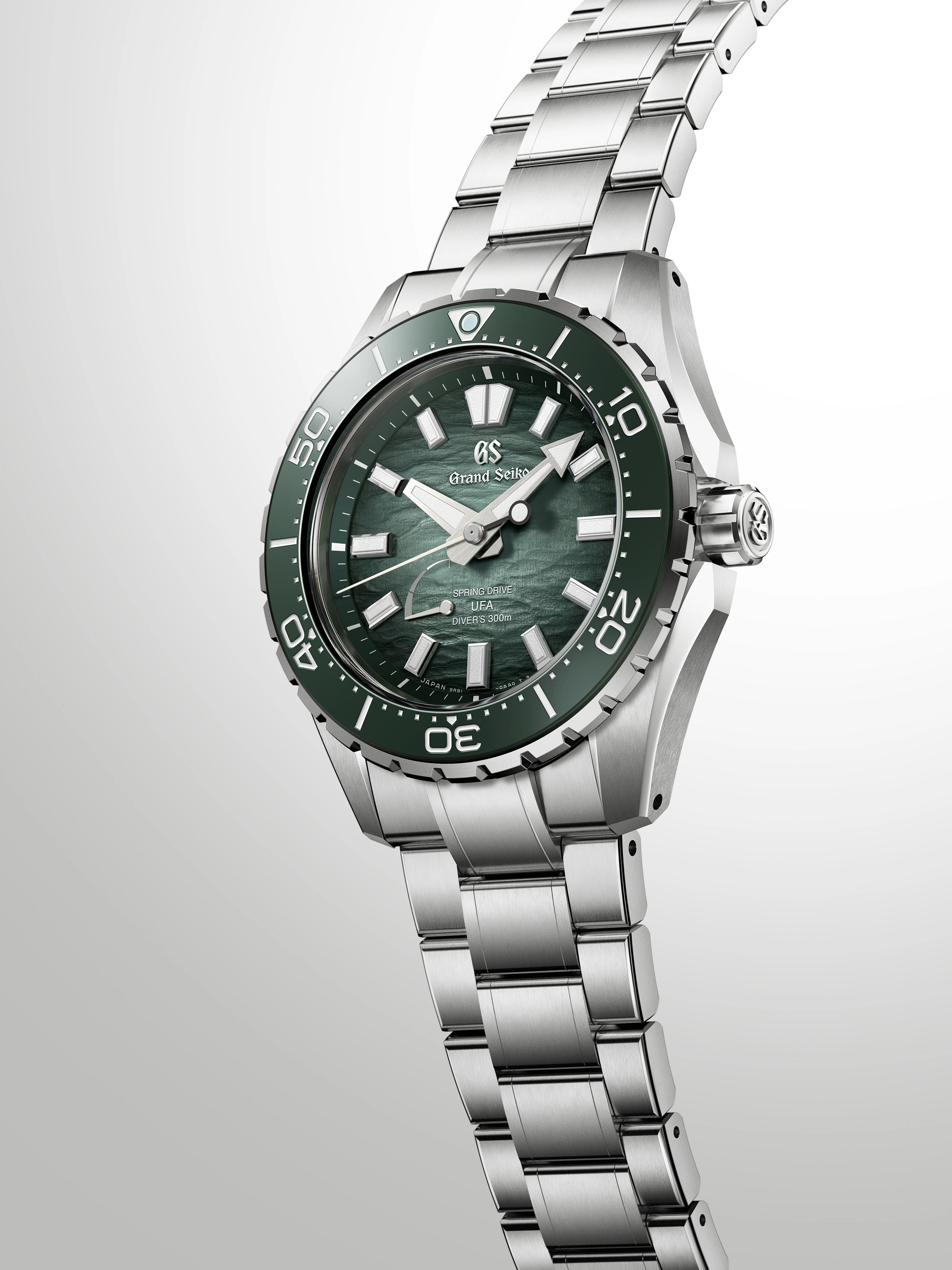 Spring Drive U.F.A. Ushio 300 Diver | 41mm, Titanium, Green Dial - Image 2