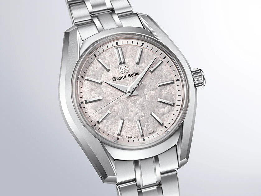 Heritage Annual Accuracy Quartz | 32mm, Steel, Pink Dial - Image 2