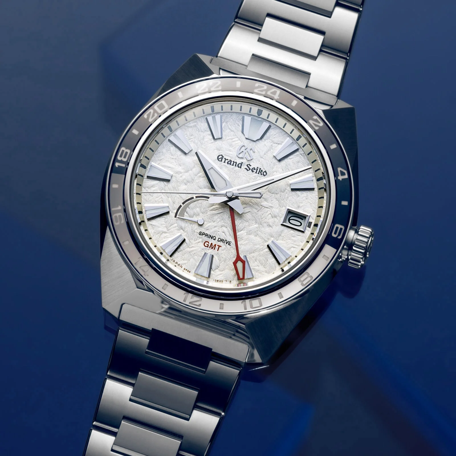 Spring Drive GMT Sport | 44.5mm, Titanium, Beige Dial - Image 6