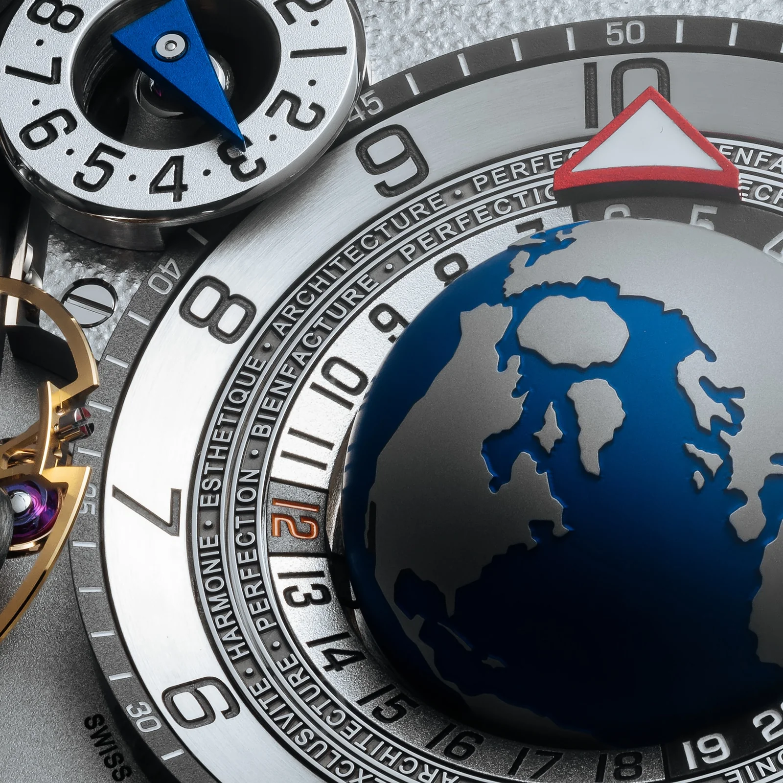 GMT Balancier Convexe | 43.5mm, Titanium, Rubber, Silver Dial - Image 3