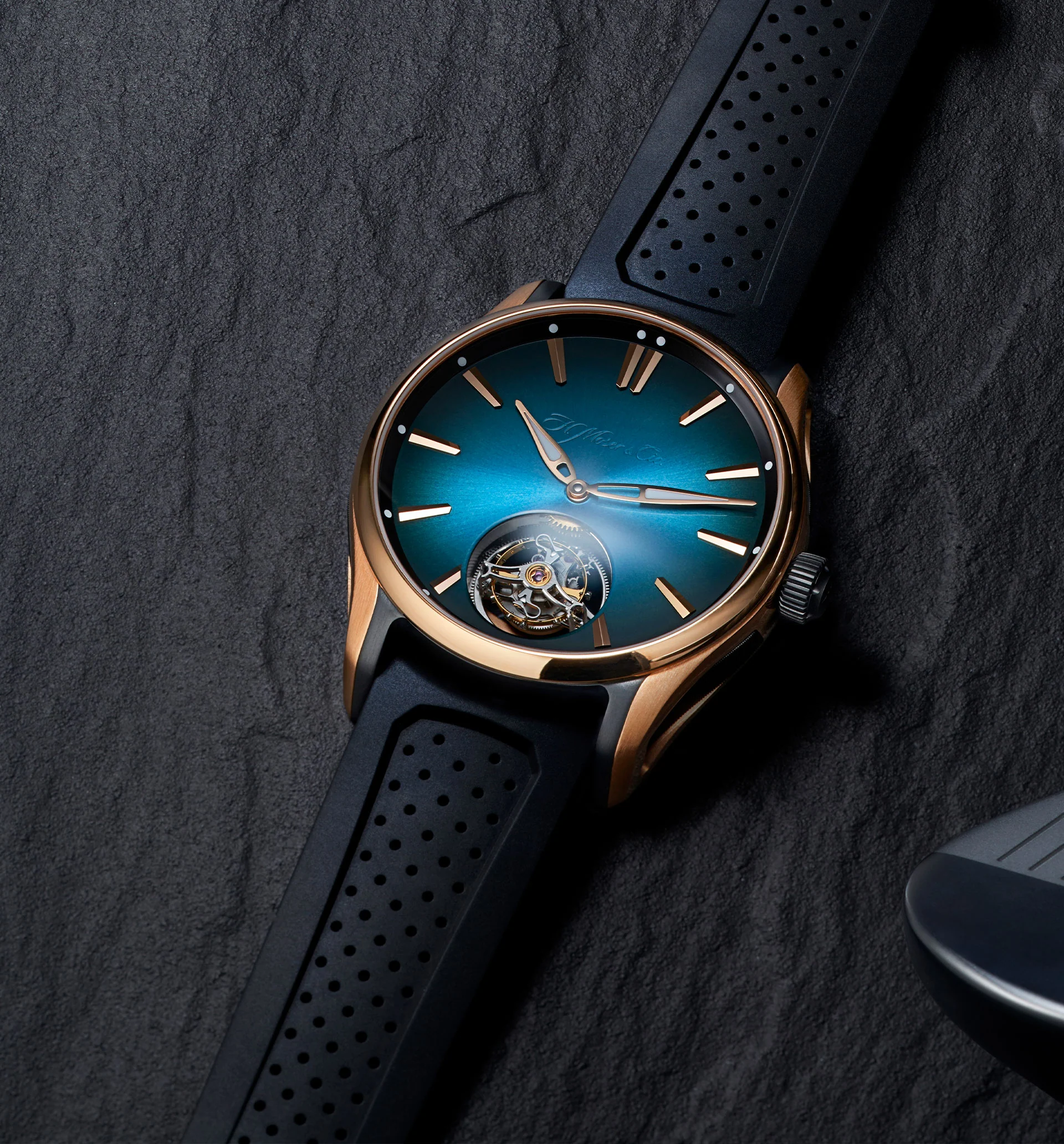 Pioneer Tourbillon | 43mm, Titanium & 18K Rose Gold, Rubber, Blue Dial - Image 3