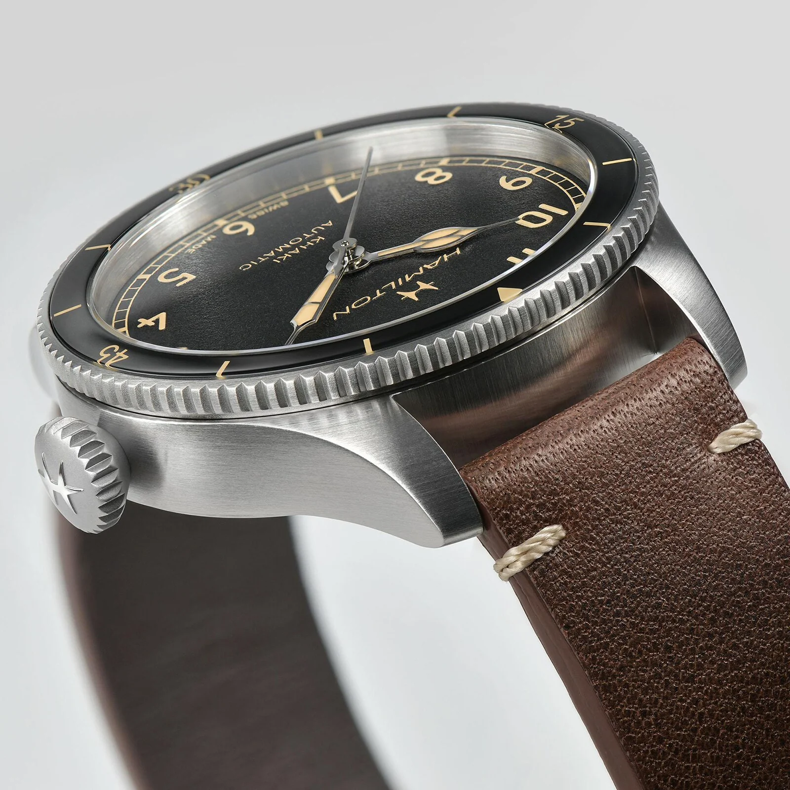 Khaki Aviation Pilot Pioneer | 38mm, Steel, Leather, Black Dial - Image 4