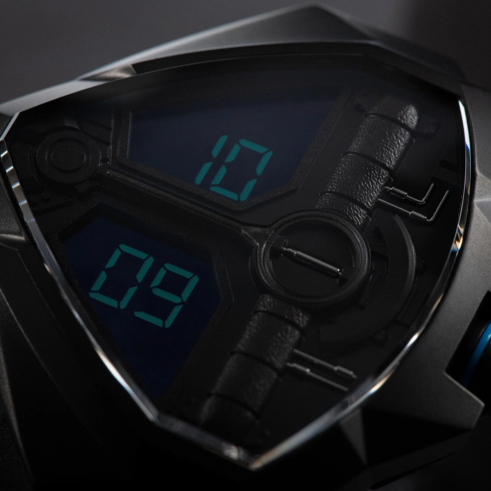 Ventura Edge Dune Limited Edition | 52mm, Two-Tone Steel & PVD Black, Rubber, Black Dial - Image 9