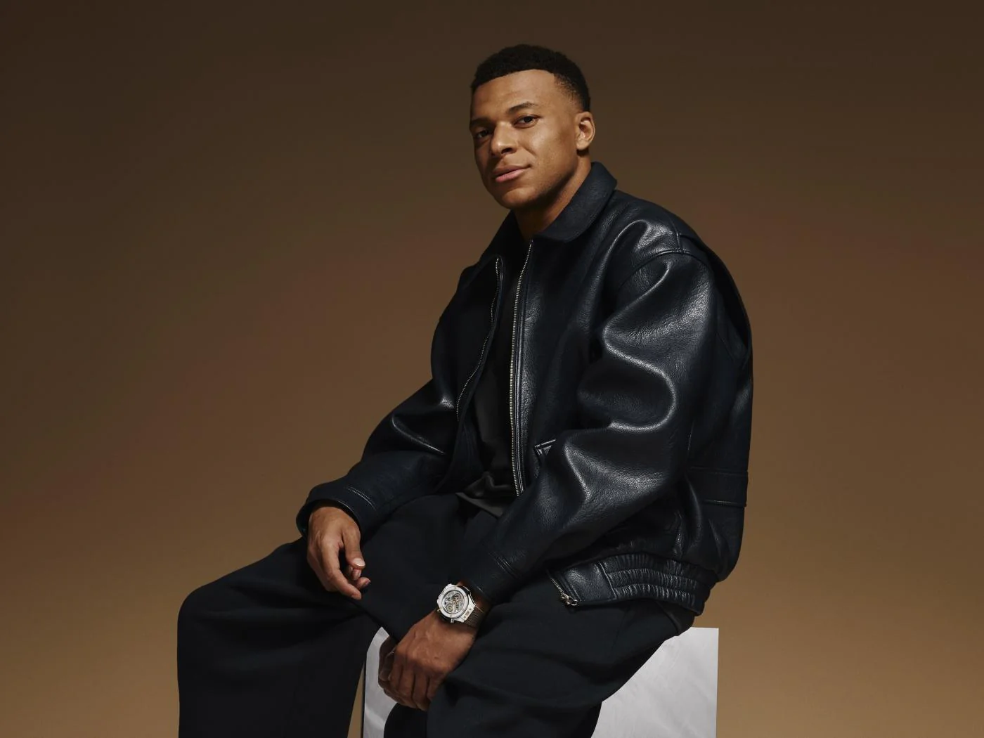 Big Bang Reloaded Kylian Mbappé White Ceramic | 44mm, Ceramic, Fabric, Silver Dial - Image 2
