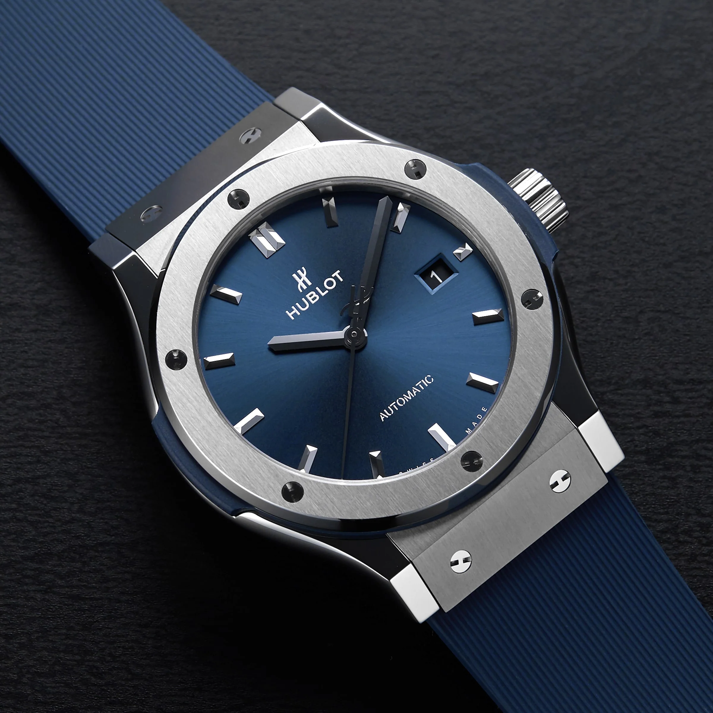 Classic Fusion Titanium Blue | 42mm, Titanium, Rubber, Blue Dial - Image 6
