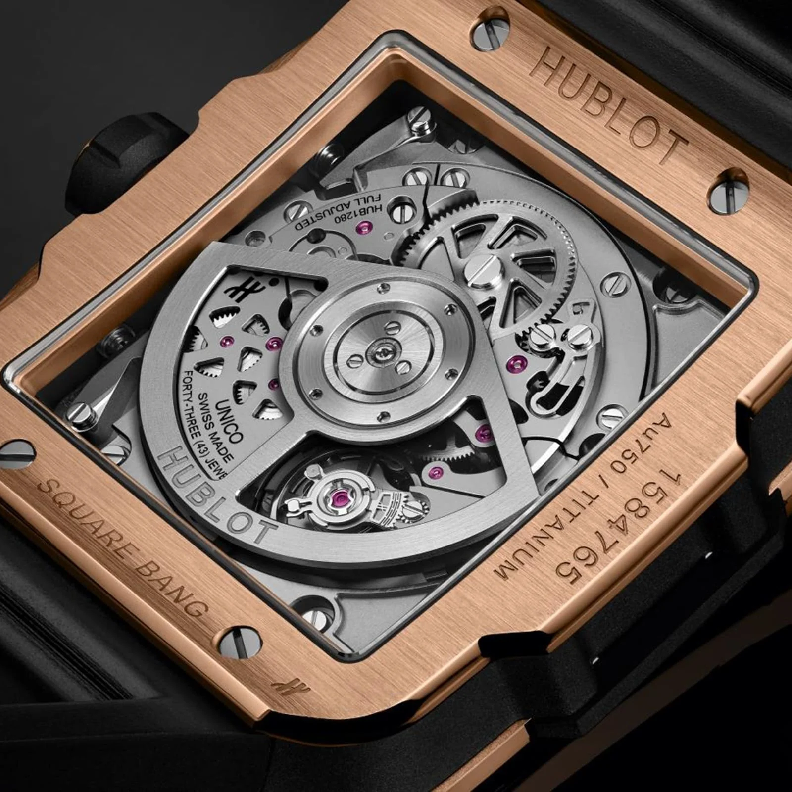 Square Bang Unico King Gold Ceramic | 42mm, 18K Rose Gold, Rubber - Image 4