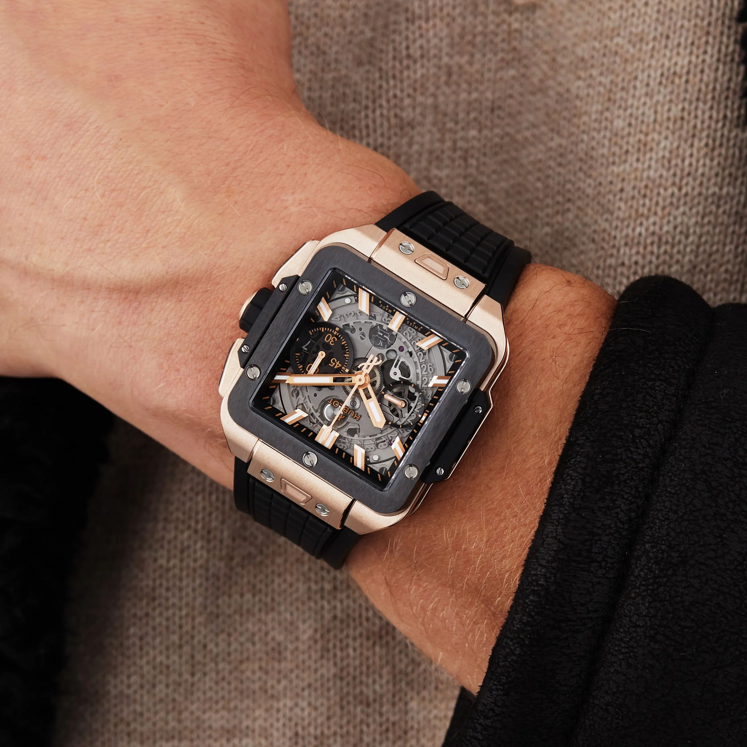 Square Bang Unico King Gold Ceramic | 42mm, 18K Rose Gold, Rubber - Image 5