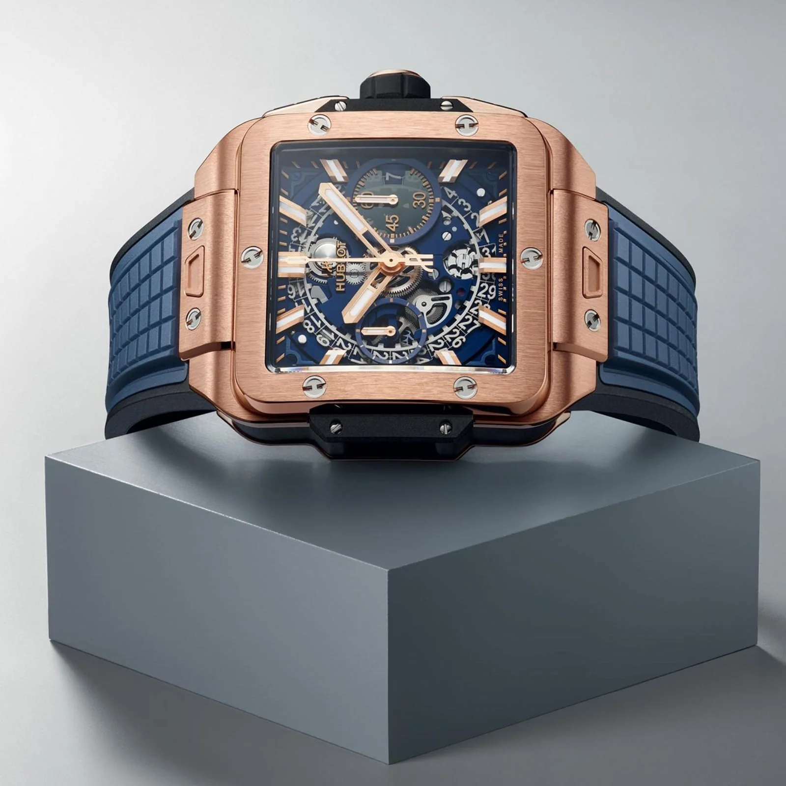 Square Bang Unico King Gold Blue | 42mm, 18K Rose Gold, Rubber, Blue Dial - Image 7