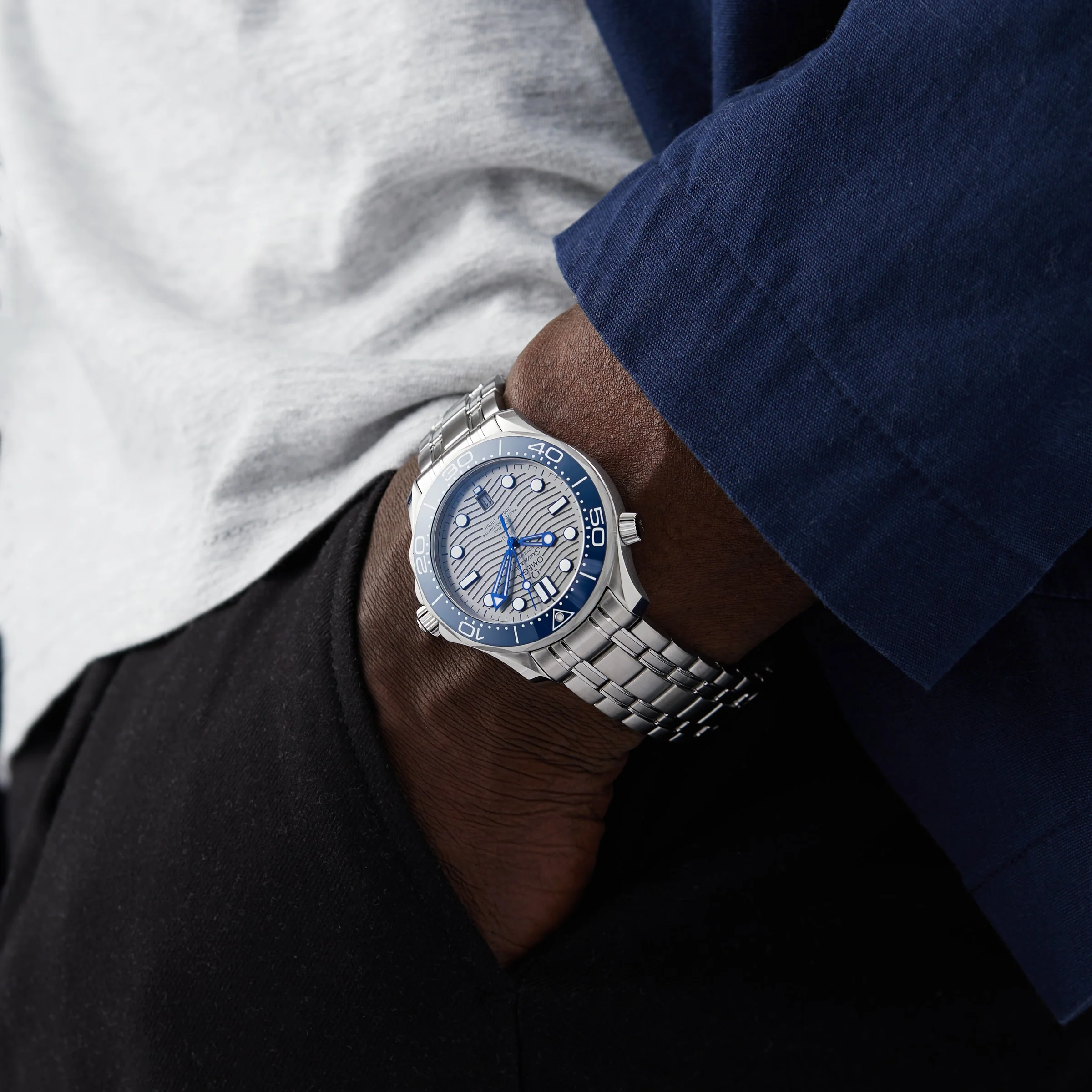 Seamaster Diver 300M | 42mm, Steel, Silver Dial, Blue Bezel - Image 8