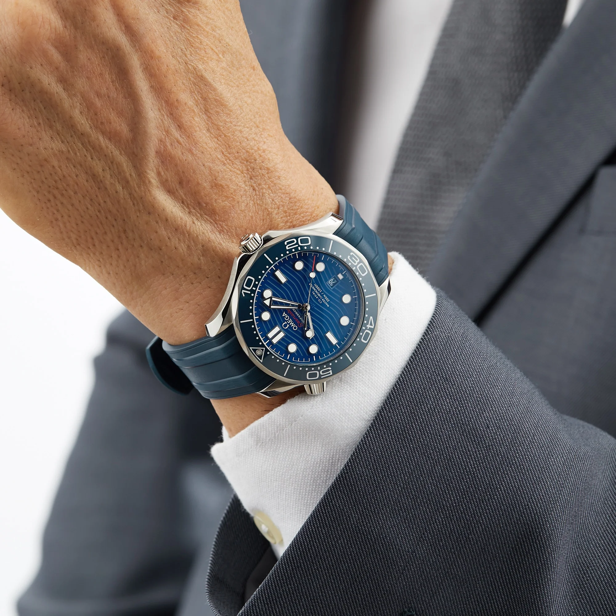 Seamaster Diver 300M | 42mm, Steel, Rubber, Blue Dial, Ref. O21032422003001 - Image 8