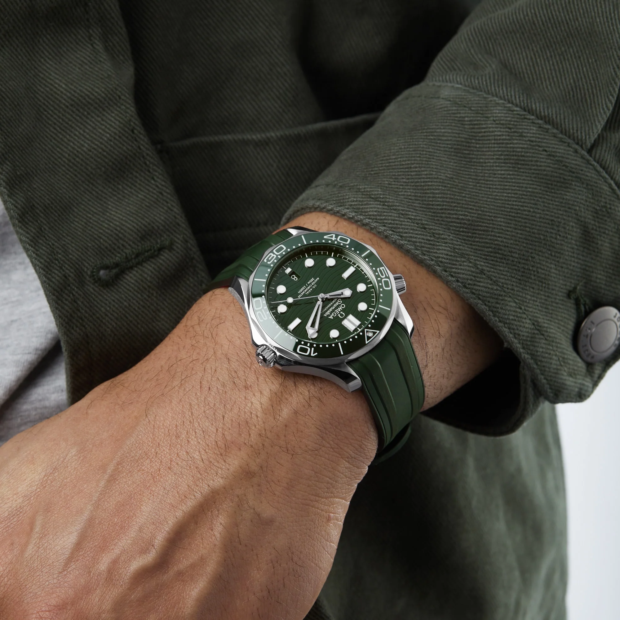 Seamaster Diver 300M | 42mm, Steel, Rubber, Green Dial - Image 7