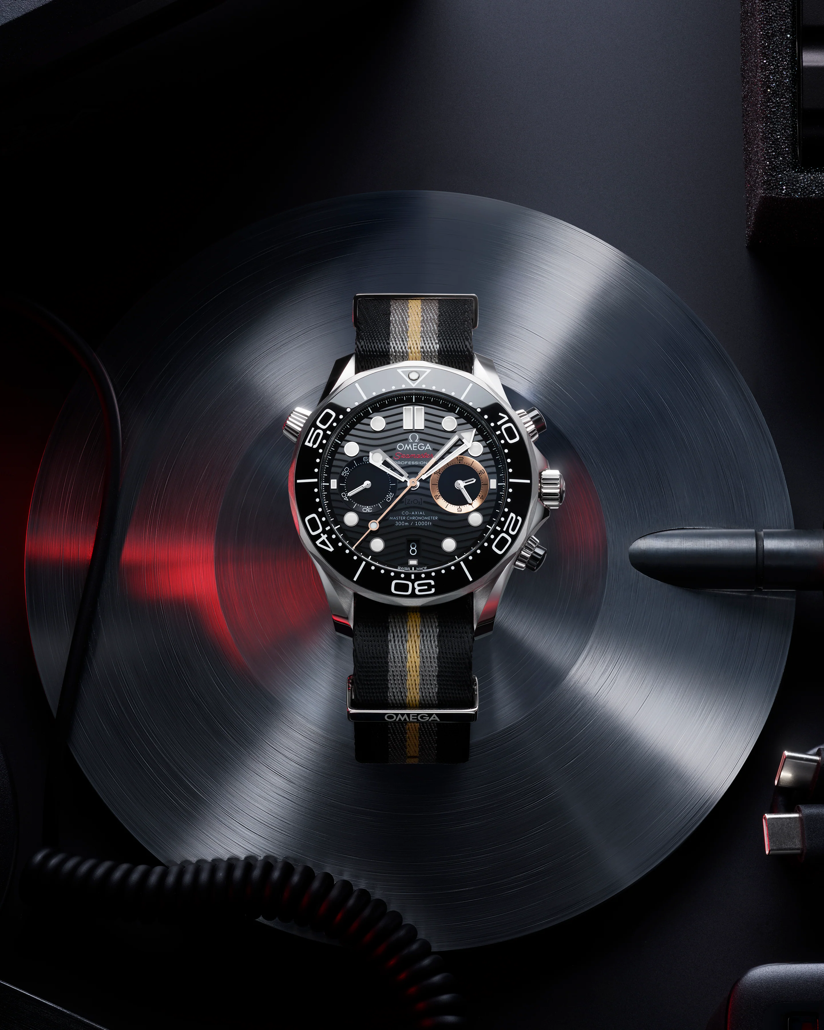 Seamaster Diver 300M Chronograph 007 First Light | 44mm, Steel, Nylon, Black Dial - Image 2