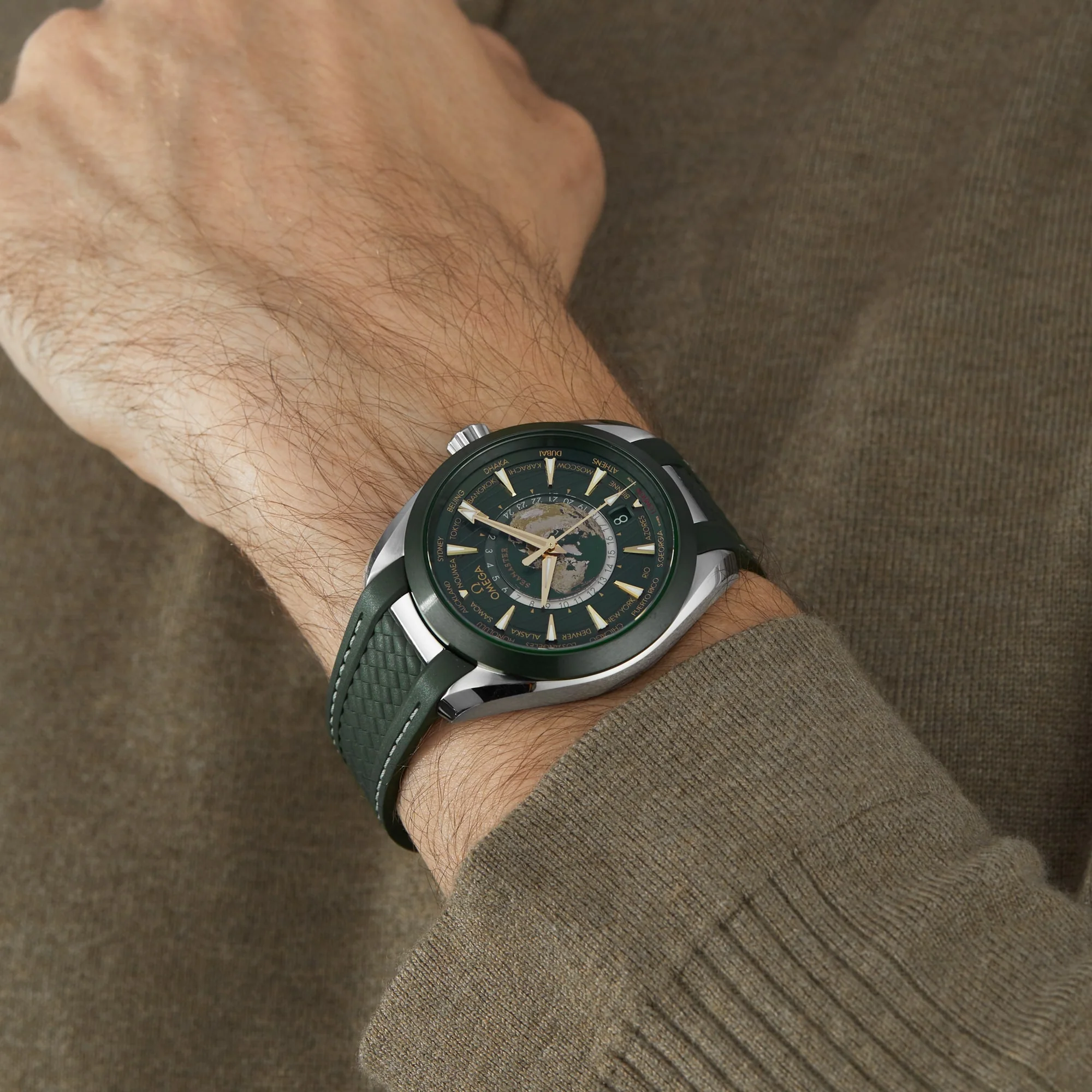 Seamaster Aqua Terra 150M | 43mm, Steel, Rubber, Green Dial - Image 9