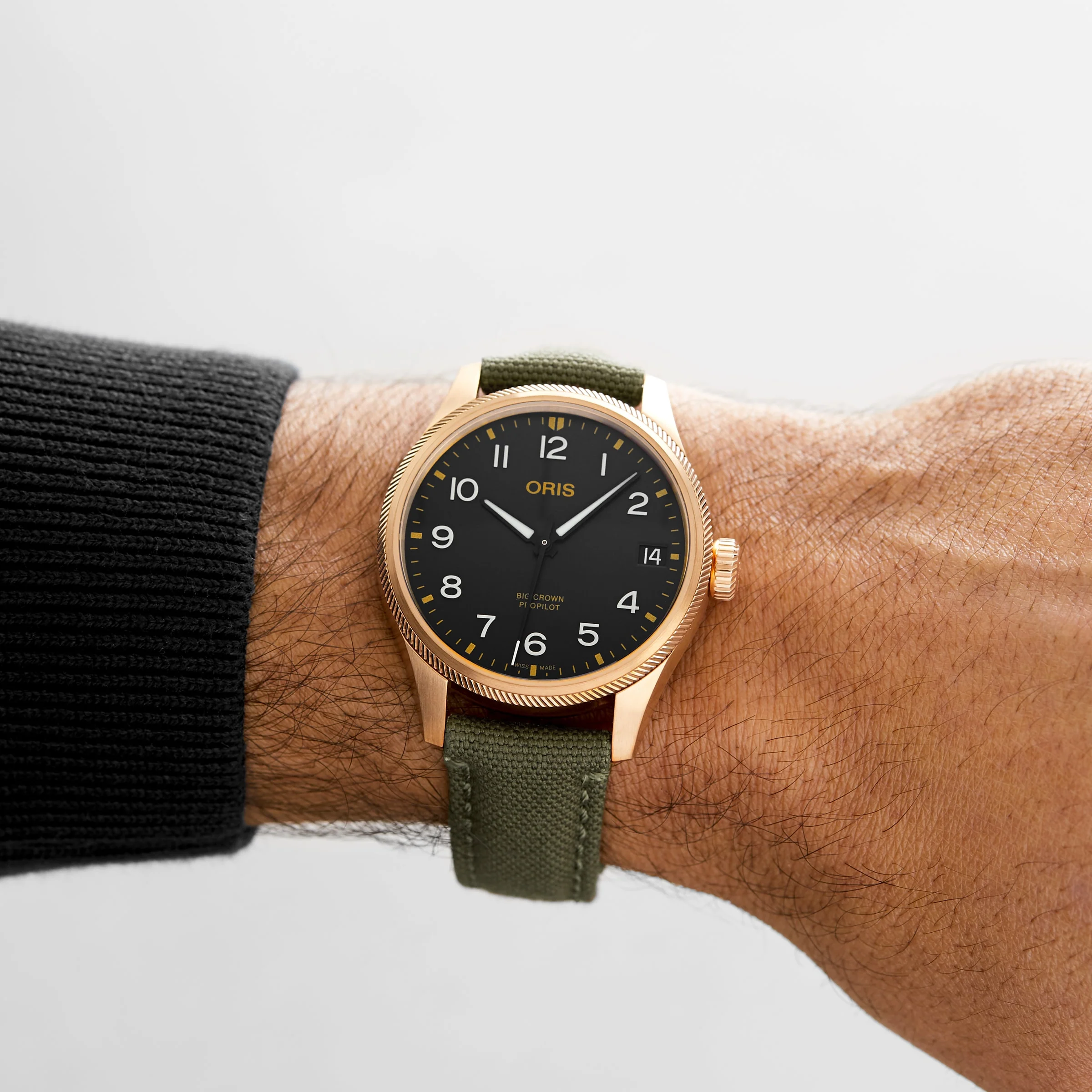 Big Crown ProPilot Big Date | 41mm, Bronze, Fabric, Black Dial - Image 8