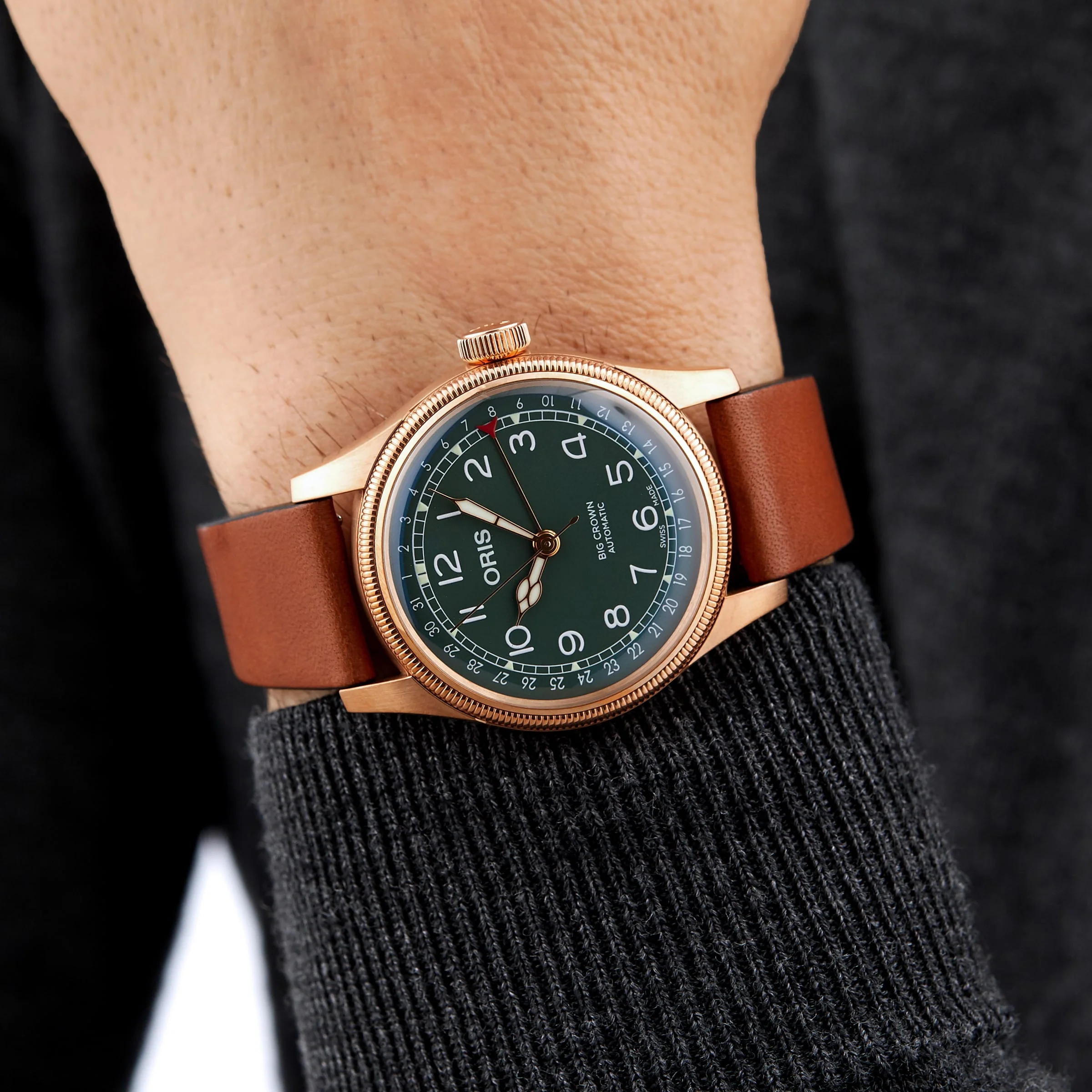 Big Crown Pointer Date 80th Anniversary Edition | 40mm, Bronze, Leather, Green Dial - Image 10