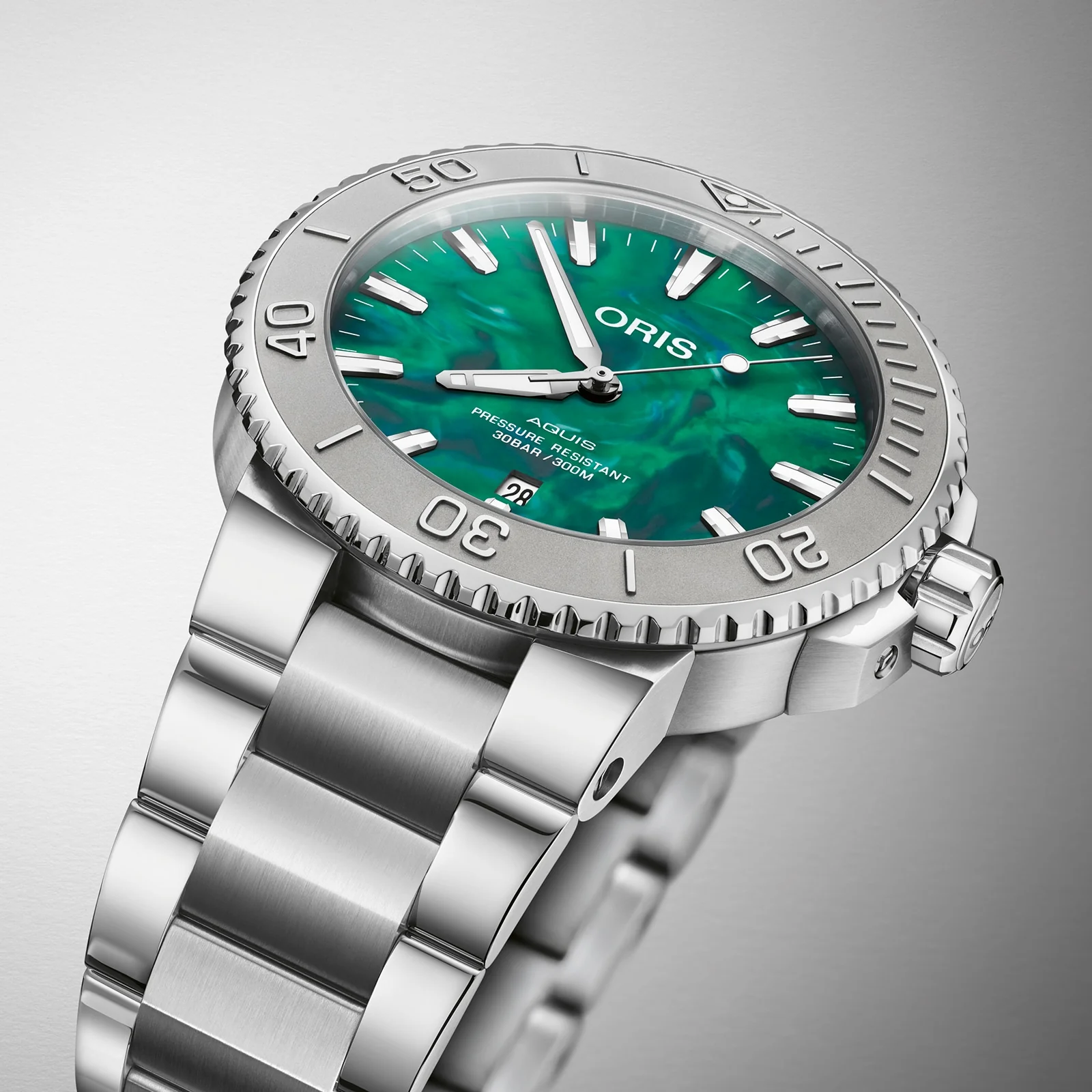 Aquis Oris X Bracenet | 43.5mm, Steel, Green Dial - Image 4