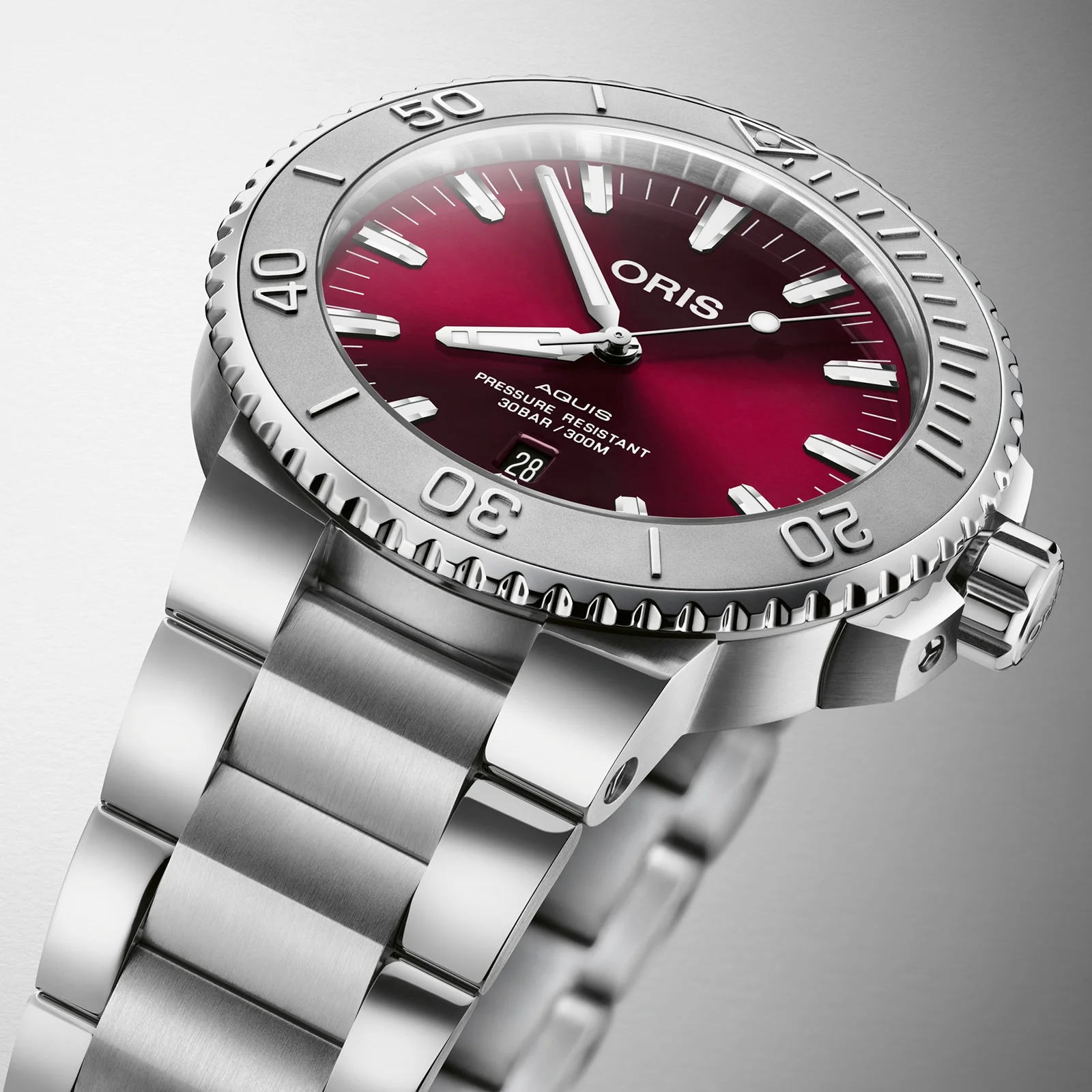 Aquis Date Relief | 43.5mm, Steel, Cherry Dial - Image 2