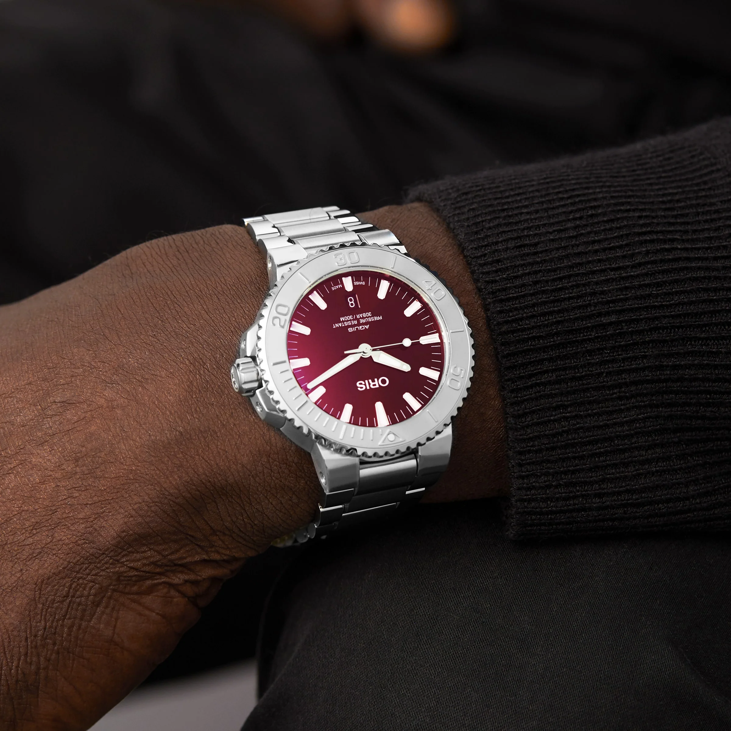 Aquis Date Relief | 43.5mm, Steel, Cherry Dial - Image 6