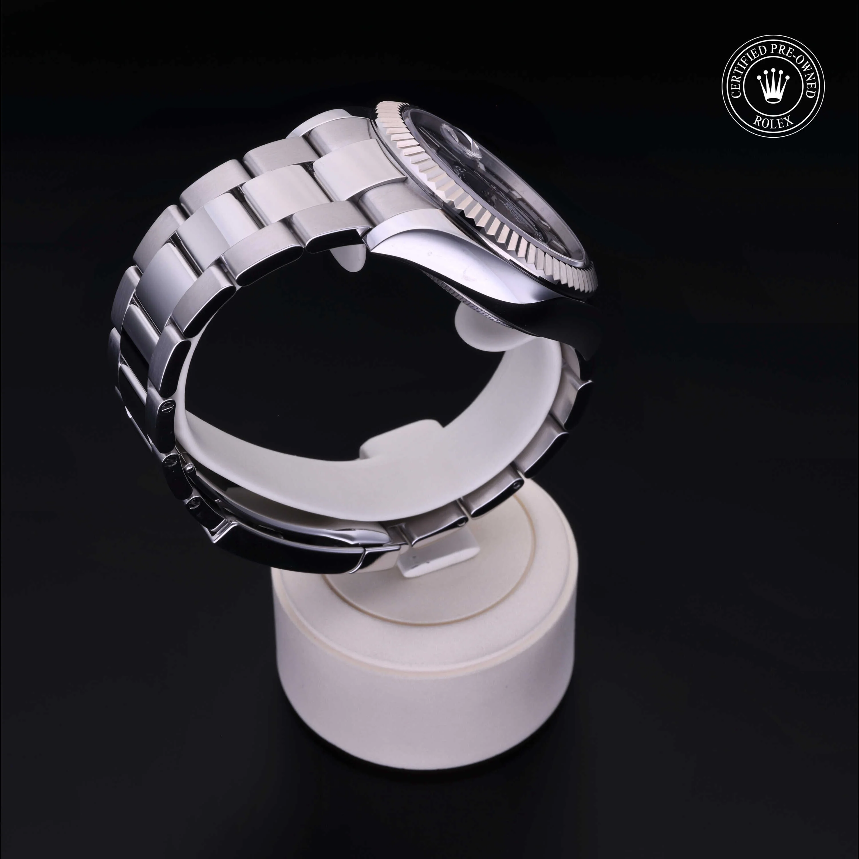 Sky-Dweller - Image 6
