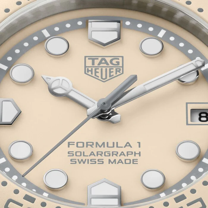 Formula 1 Solargraph | 38mm, Steel, Rubber, Beige Dial - Image 4