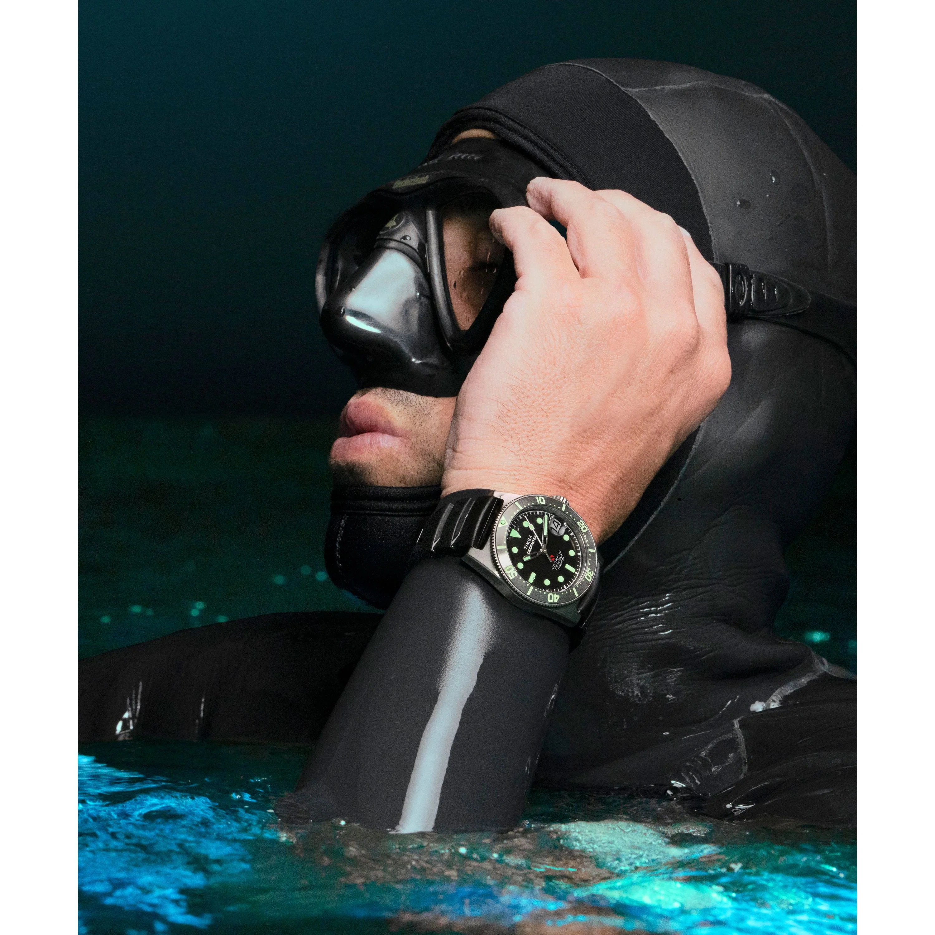 Deepwater Reef 200 Titanium Automatic | 41mm, Titanium, Rubber, Black Dial - Image 11