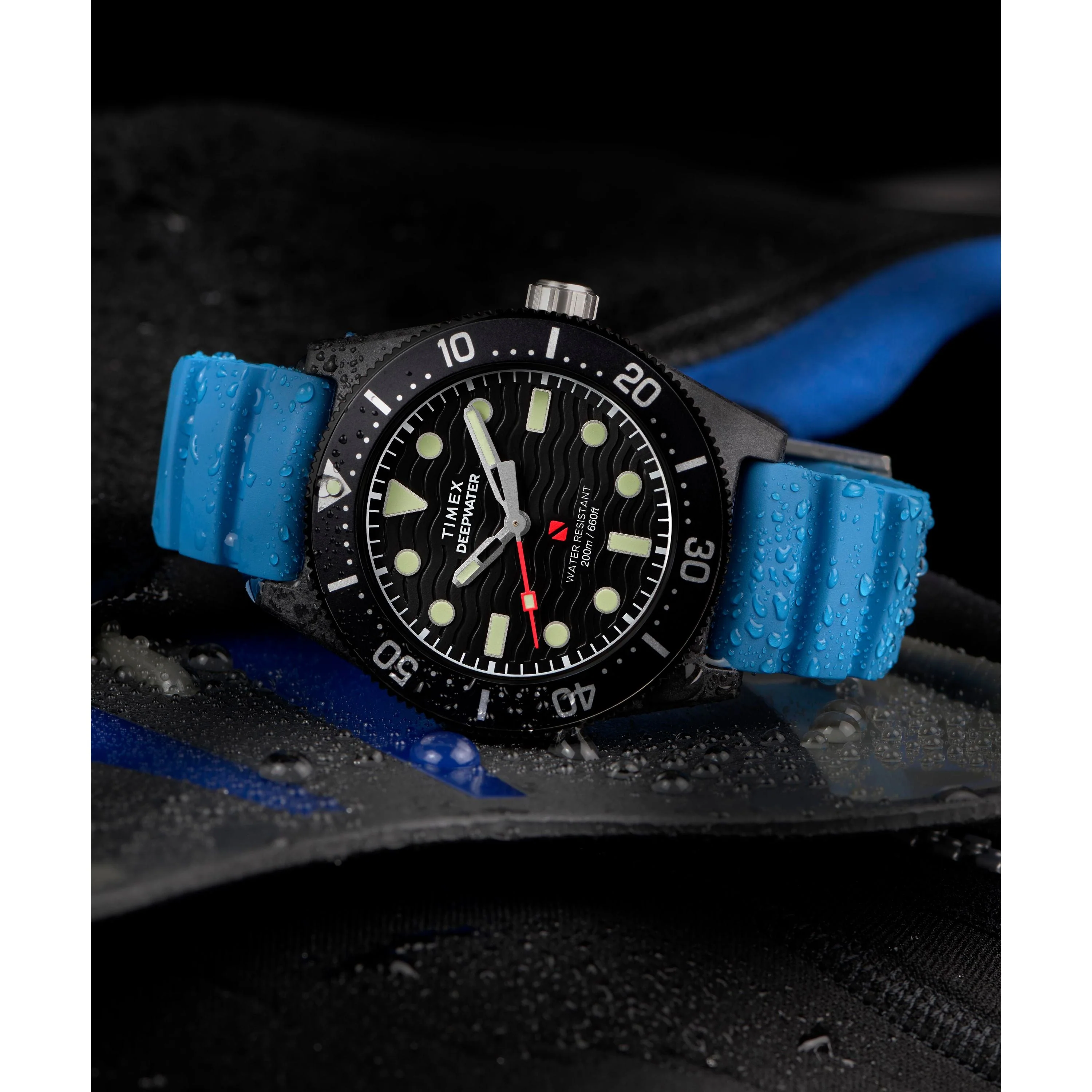 Deepwater Reef 200 XCF | 43mm, Carbon Fibre, Rubber, Black Dial - Image 6