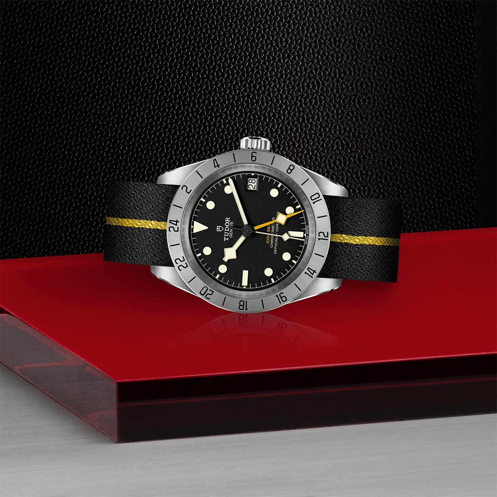 Black Bay Pro | 39mm, Steel, Fabric, Black Dial - Image 3
