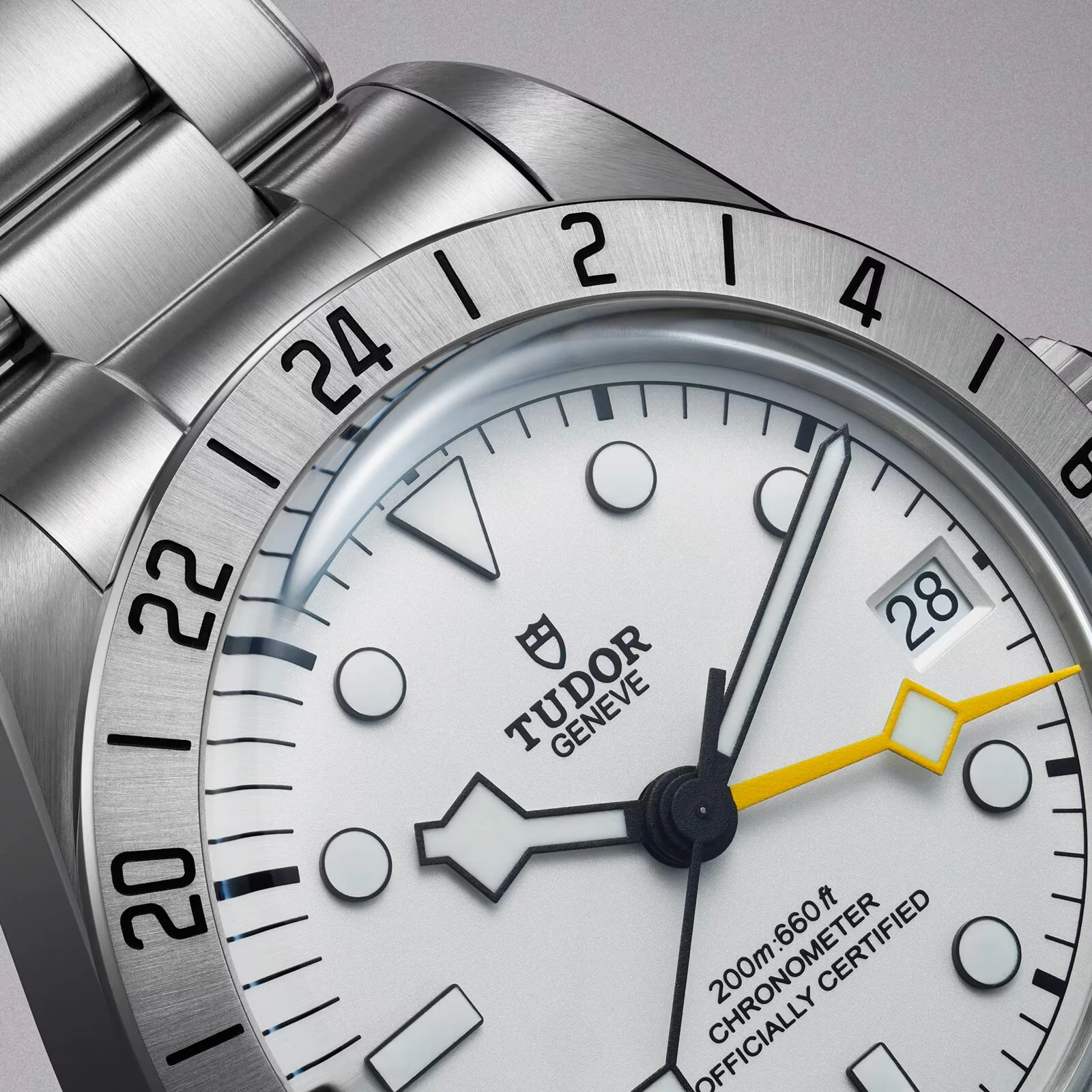Black Bay Pro | 39mm, Steel, White Dial - Image 3