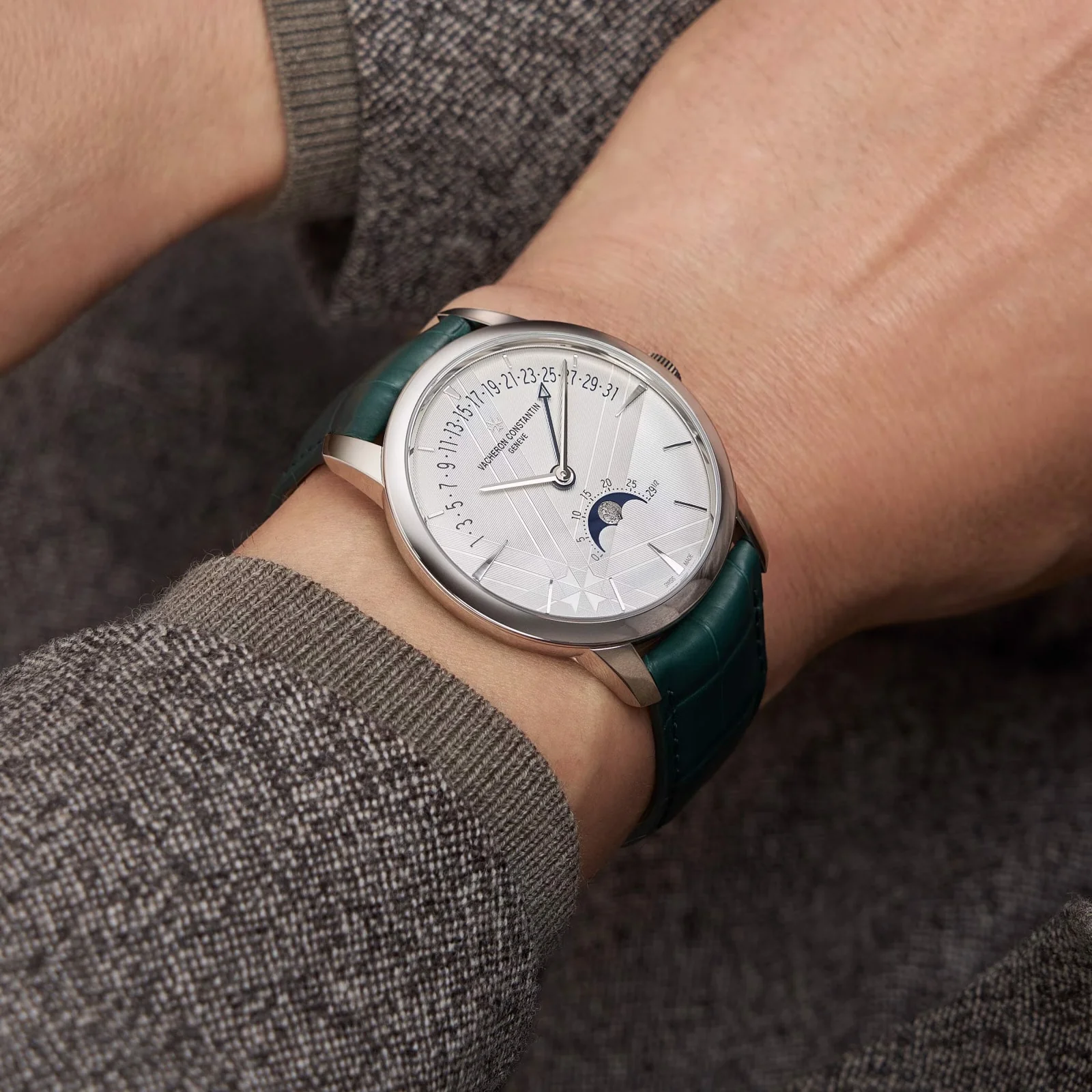 Patrimony Moon Phase Retrograde Date | 42.5mm, 18K White Gold, Leather, Texture, Silver Dial - Image 5